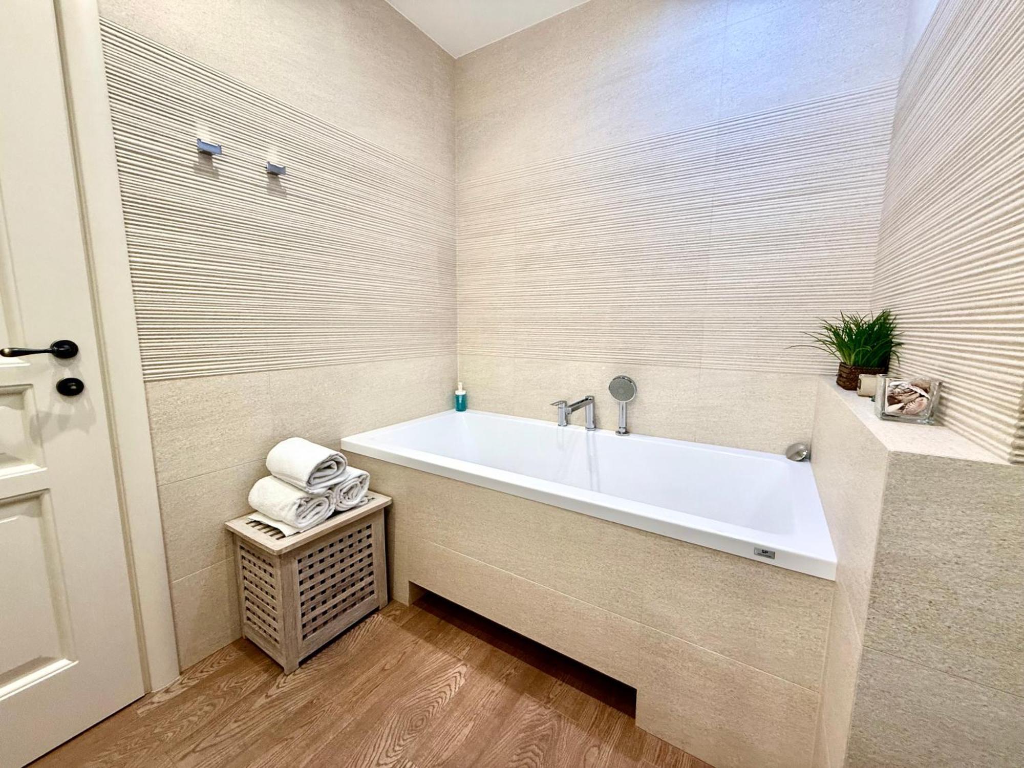 Unique Charles Bridge 2Bdr Apartment. Πράγα Εξωτερικό φωτογραφία