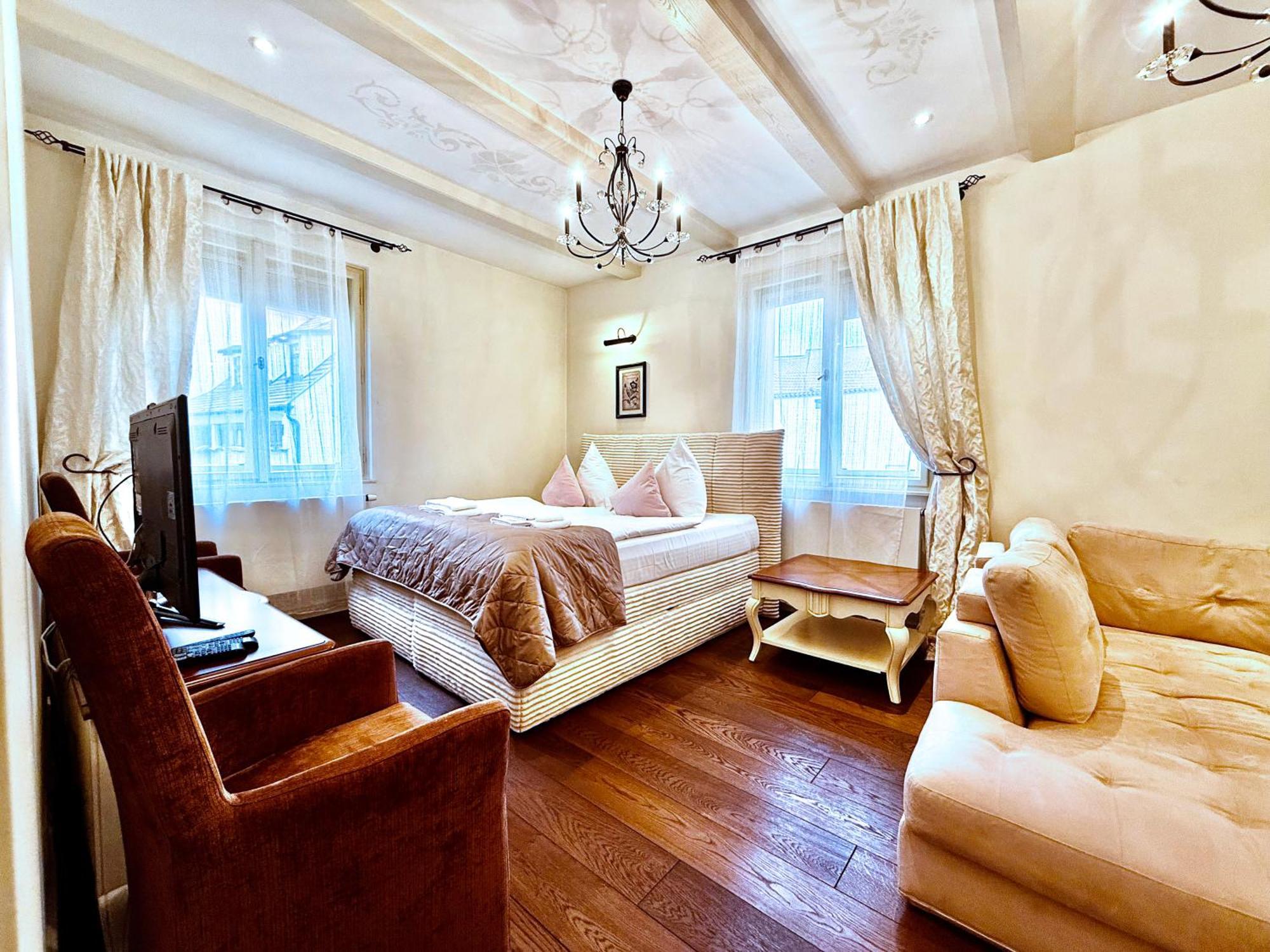 Unique Charles Bridge 2Bdr Apartment. Πράγα Εξωτερικό φωτογραφία