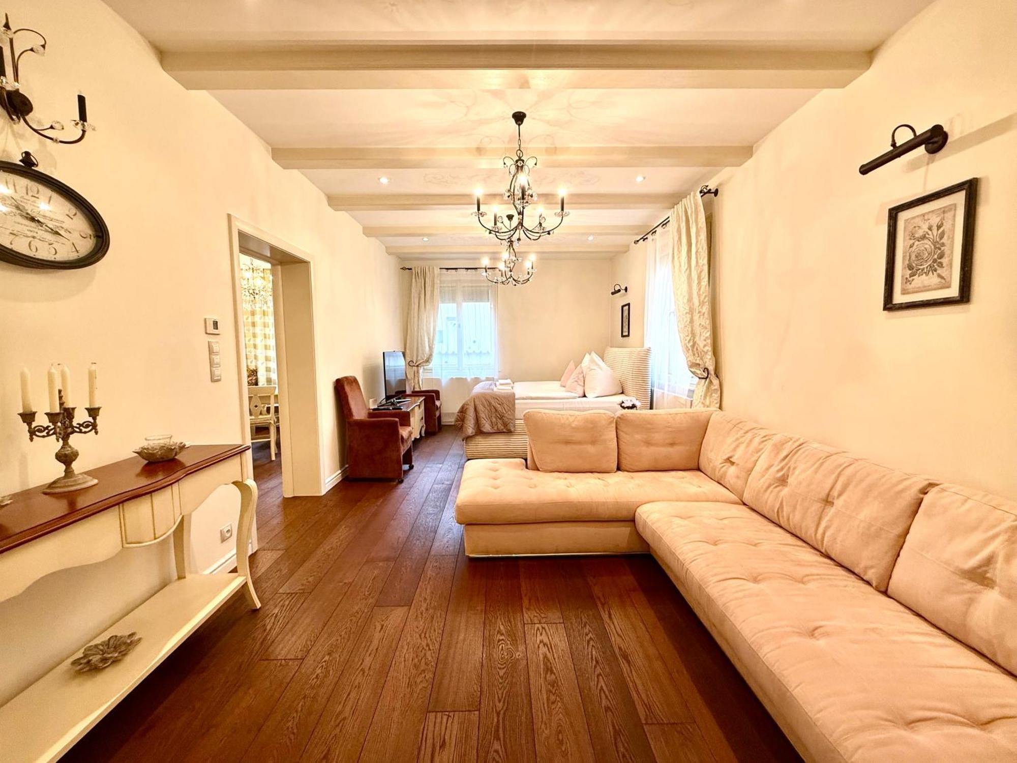Unique Charles Bridge 2Bdr Apartment. Πράγα Εξωτερικό φωτογραφία