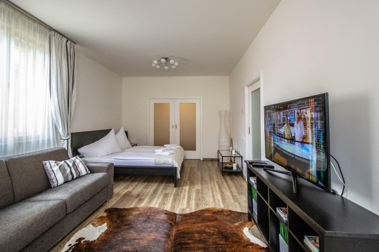 Unique Charles Bridge 2Bdr Apartment. Πράγα Εξωτερικό φωτογραφία