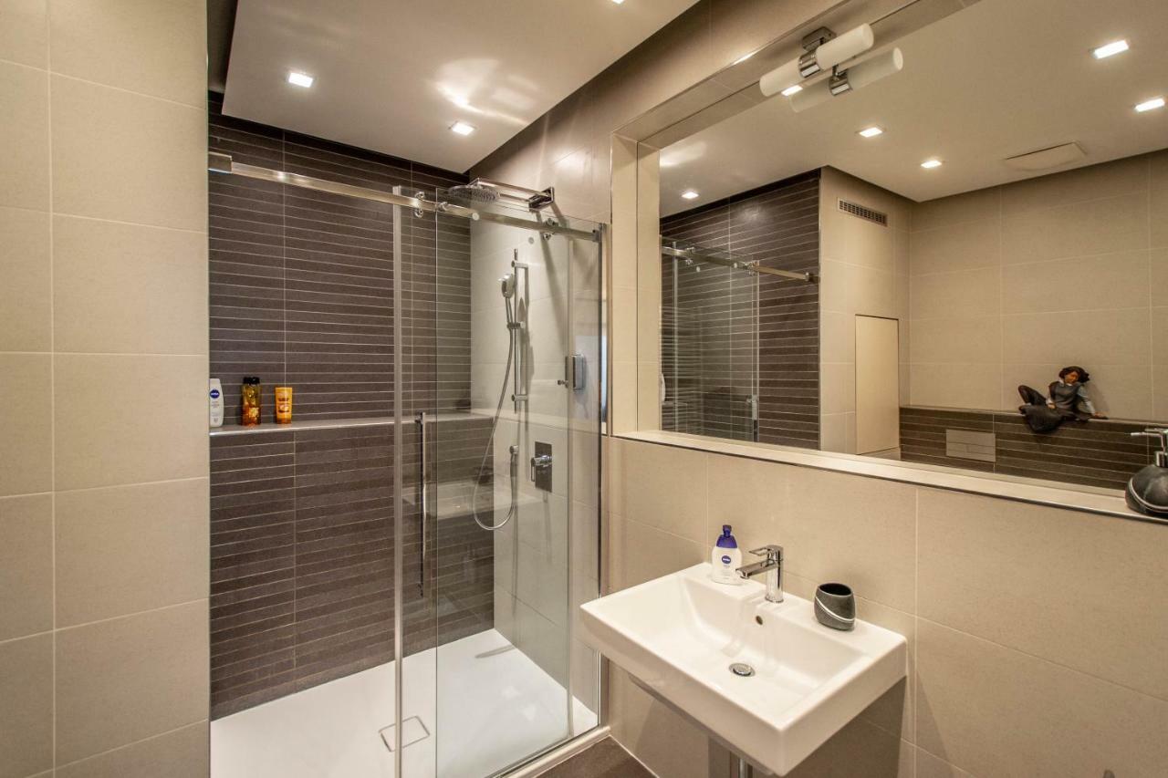 Unique Charles Bridge 2Bdr Apartment. Πράγα Εξωτερικό φωτογραφία