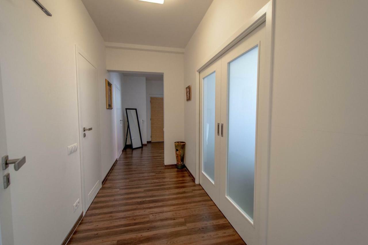 Unique Charles Bridge 2Bdr Apartment. Πράγα Εξωτερικό φωτογραφία