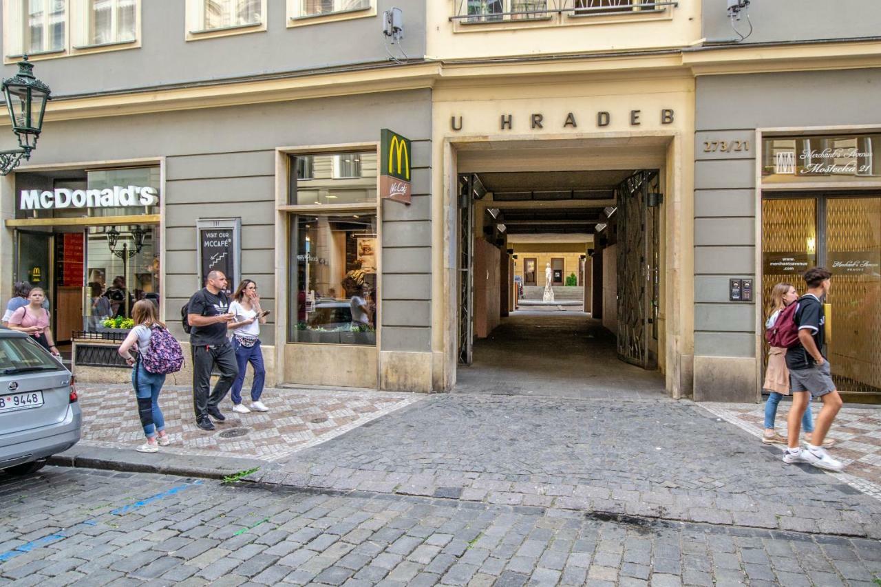 Unique Charles Bridge 2Bdr Apartment. Πράγα Εξωτερικό φωτογραφία