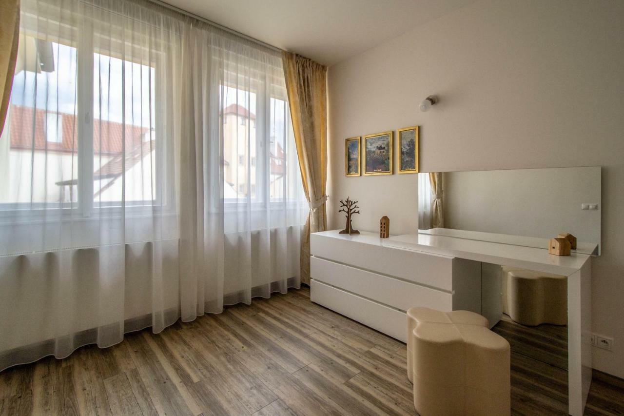 Unique Charles Bridge 2Bdr Apartment. Πράγα Εξωτερικό φωτογραφία