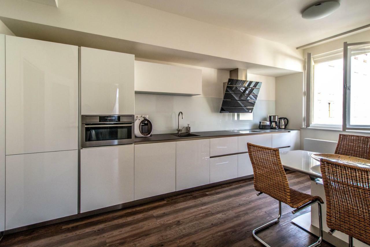 Unique Charles Bridge 2Bdr Apartment. Πράγα Εξωτερικό φωτογραφία